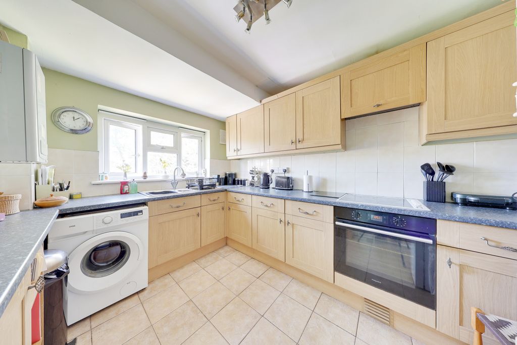 Property photo 3 of 12