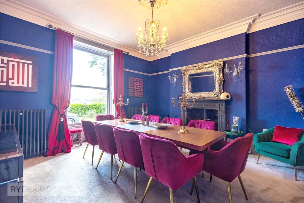 Property photo 3 of 55 Dining Room