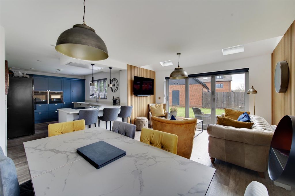 Property photo 2 of 43 Dsc_2562-Dsc_2566.Jpg