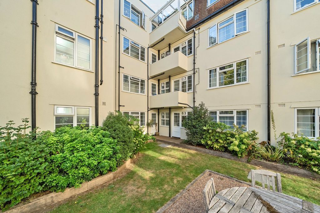Property photo 1 of 14 Picture No. 24