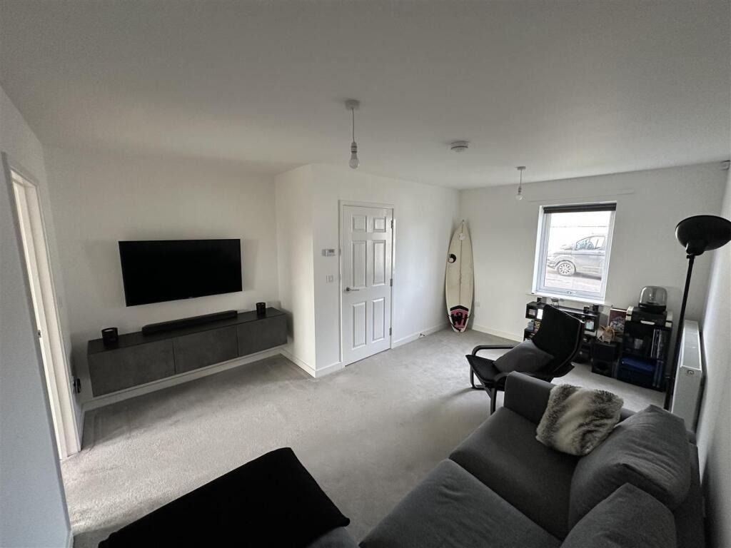 Property photo 3 of 20 4864072