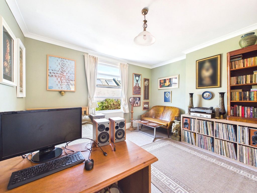 Property photo 2 of 7