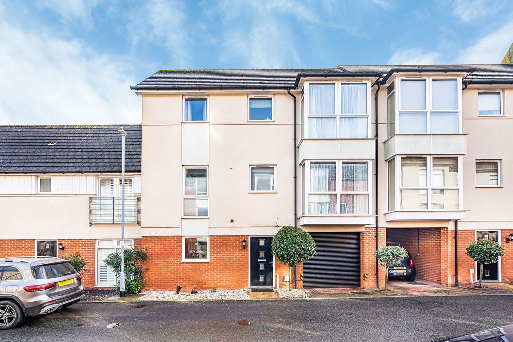 Property photo 1 of 34