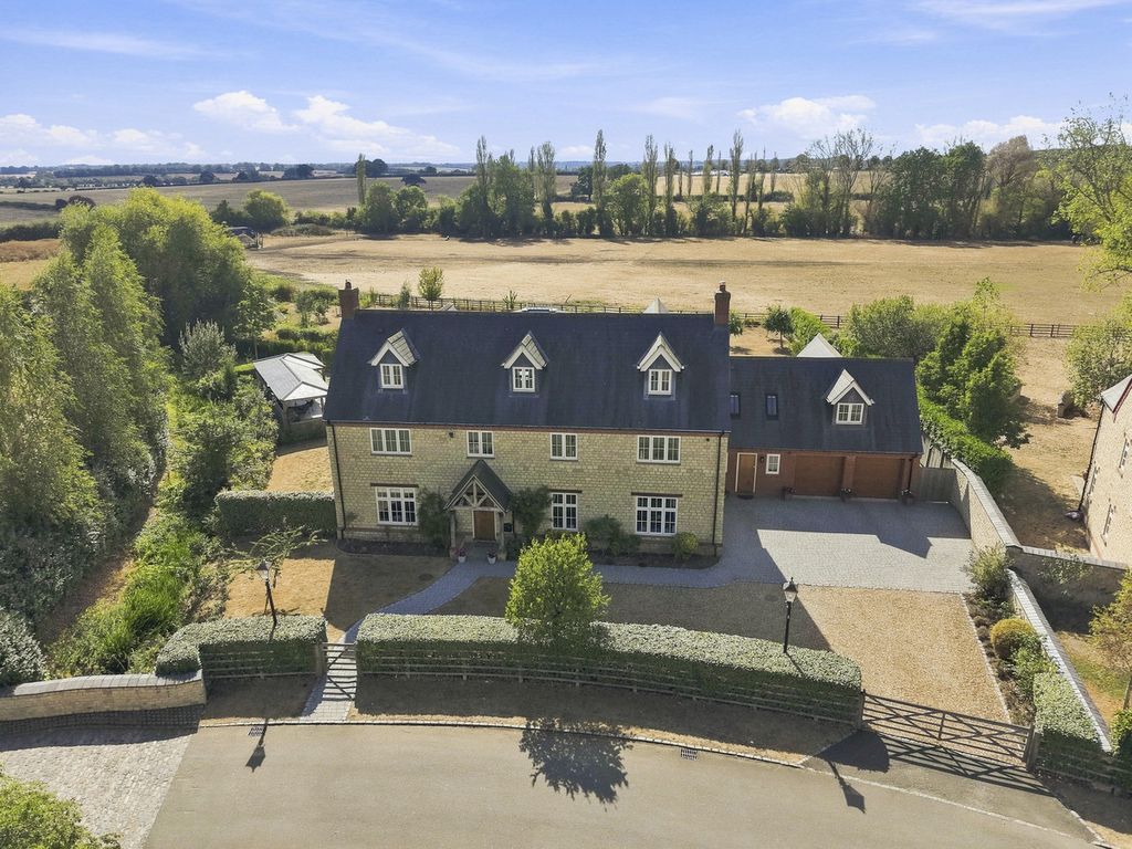 Property photo 2 of 49