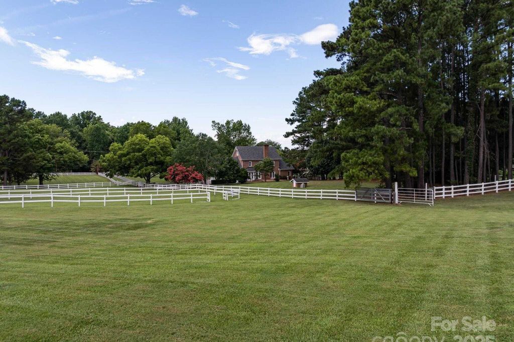 Property photo 2 of 7 <Alttext/>