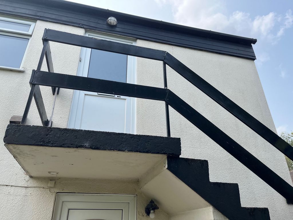 Property photo 1 of 7 Outside