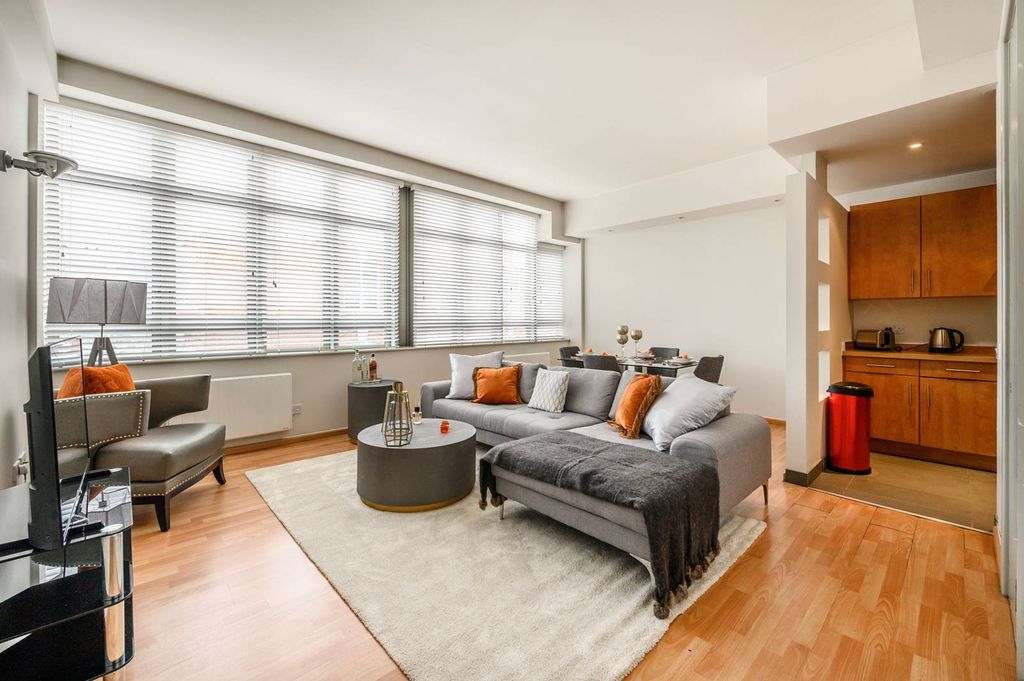 Property photo 3 of 4