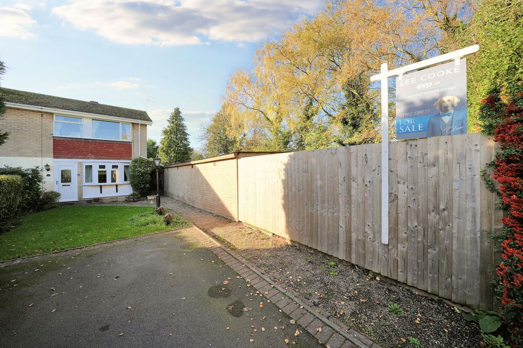 Property photo 1 of 32