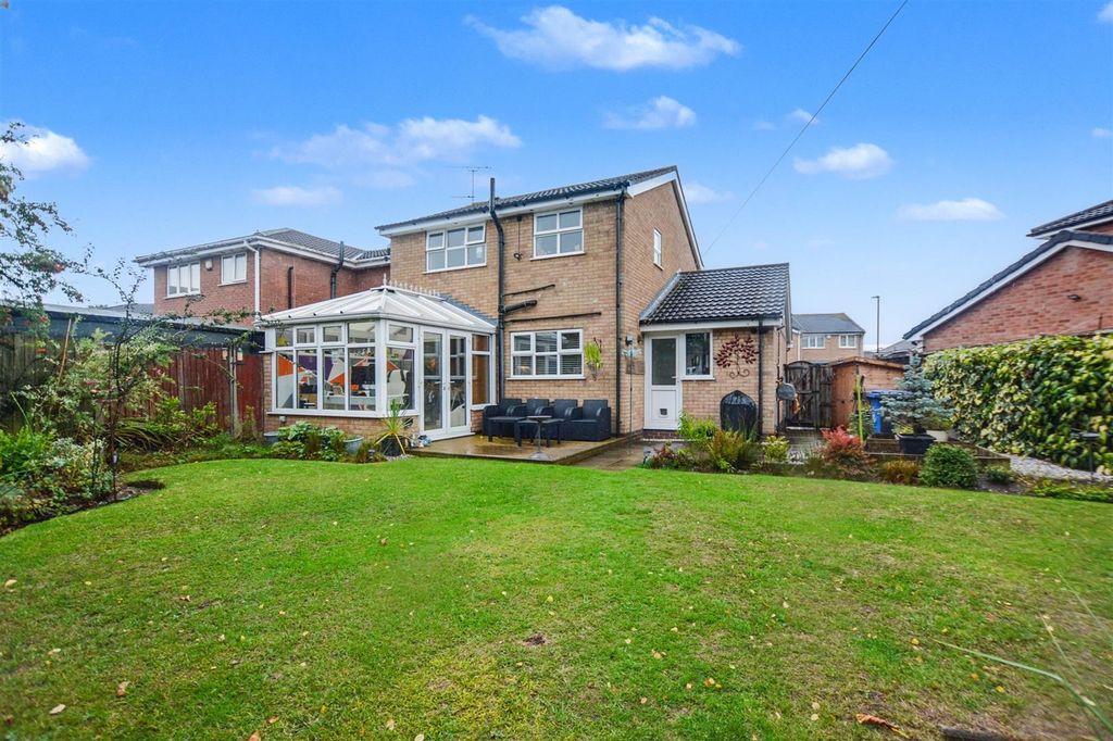 Property photo 2 of 28 Outside