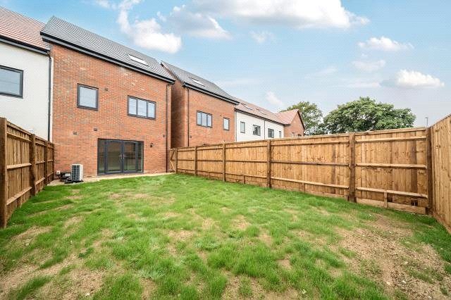 Property photo 3 of 12 Garden View