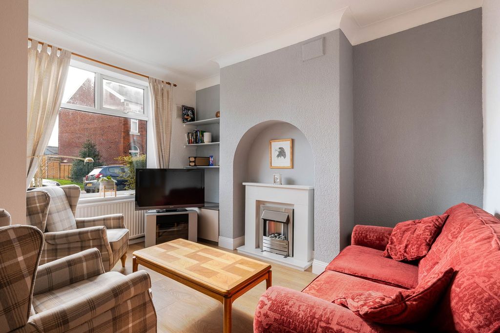 Property photo 2 of 20