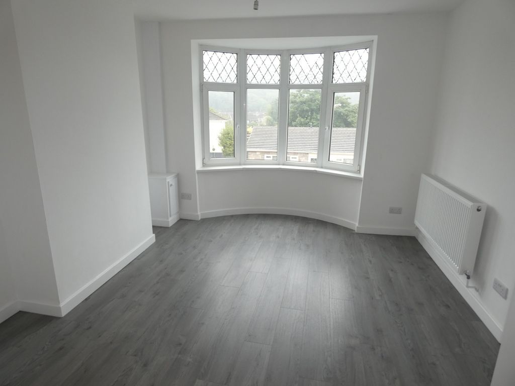 Property photo 2 of 10 Front Lounge