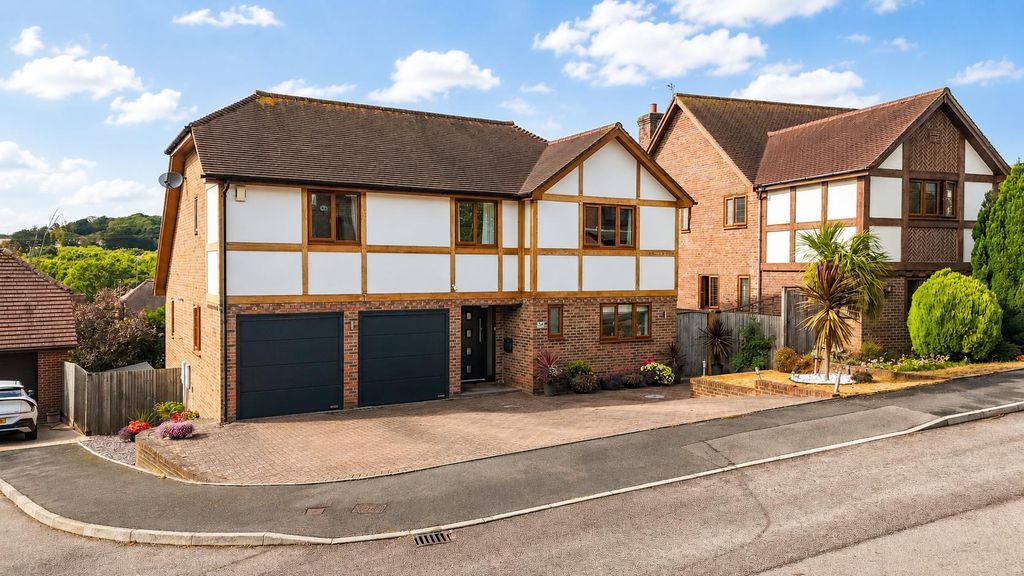 Property photo 1 of 36 Front 1.Png