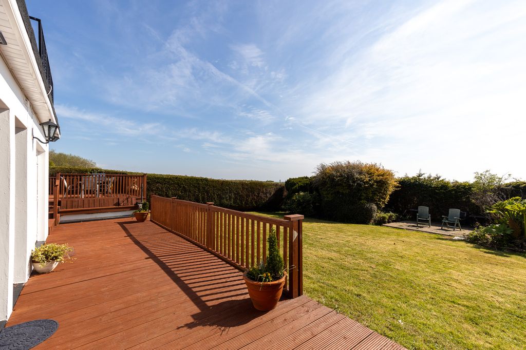 Property photo 3 of 58
