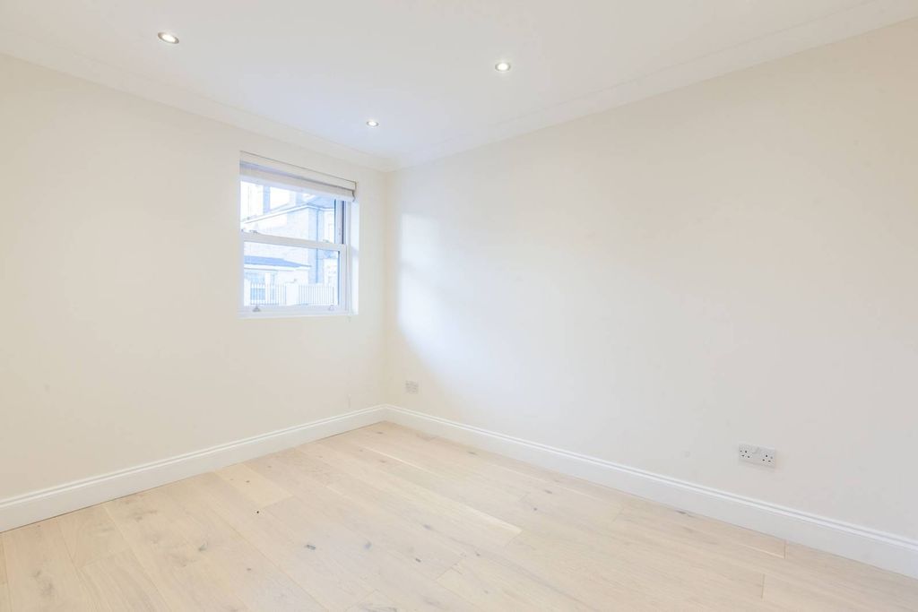 Property photo 1 of 5