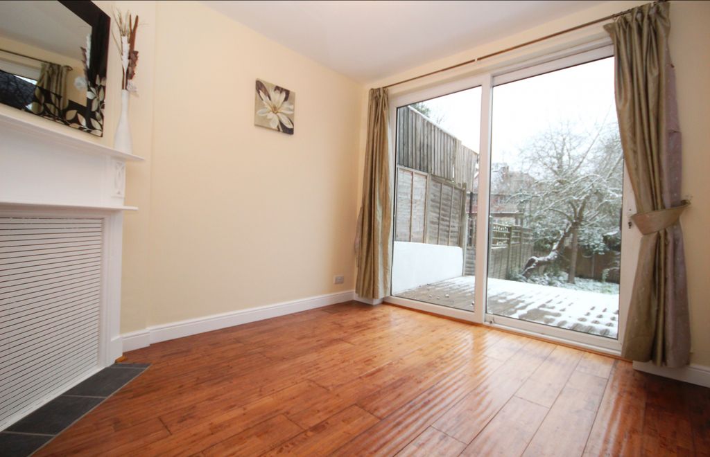 Property photo 3 of 7 Gallery