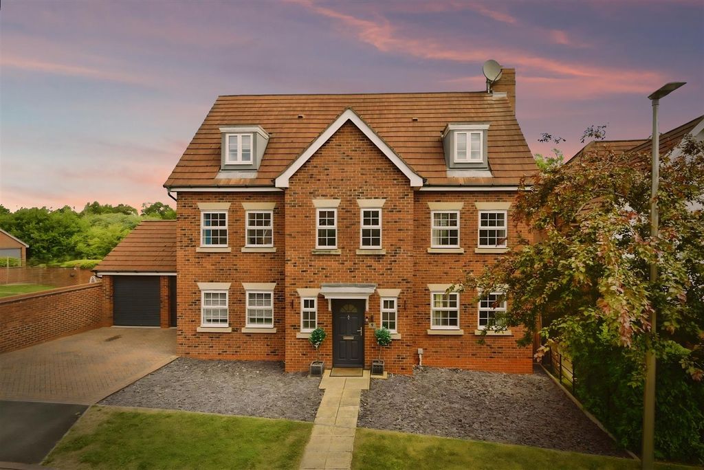 Property photo 1 of 21 Duskshots-53B7Dbc1_6E209843-dM0Bcf.Jpg