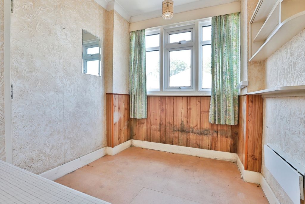 Property photo 3 of 16 Pbox-Img.Jpg
