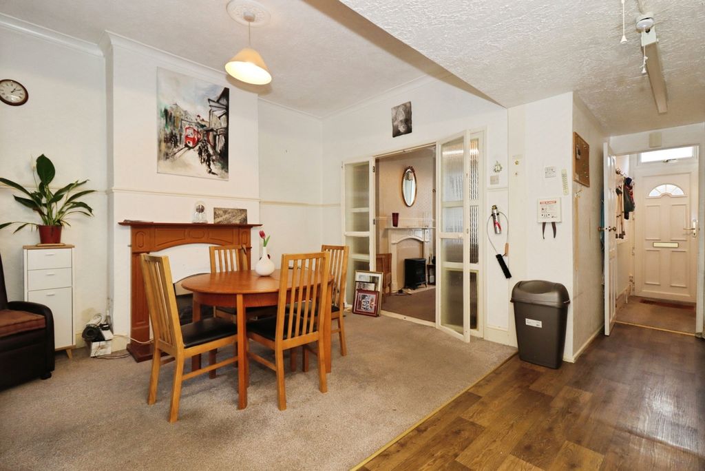 Property photo 2 of 20 Pbox-Img.Jpg