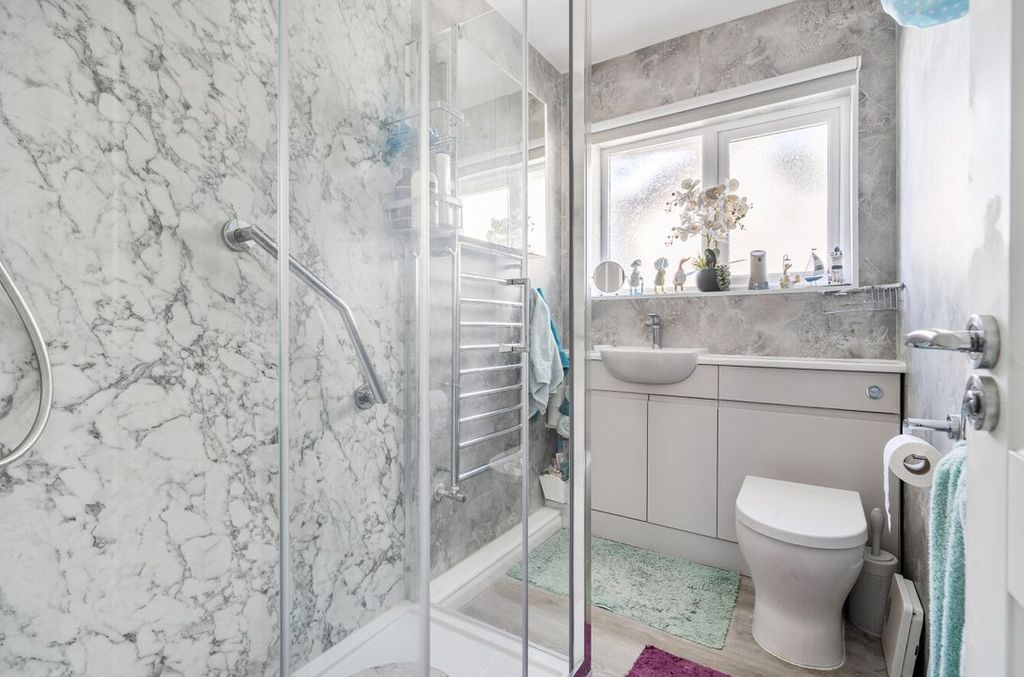 Property photo 3 of 11 148066236A3A63Bca03B8