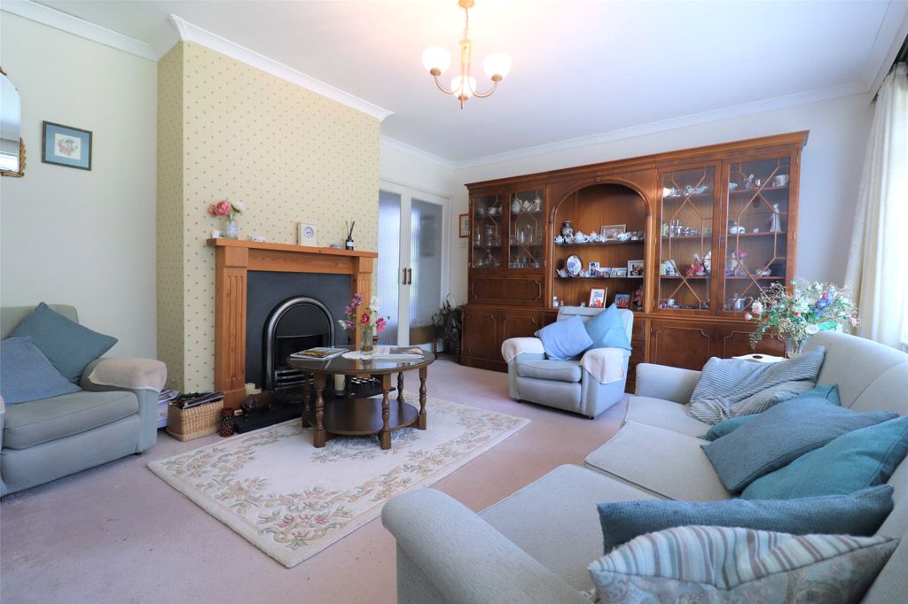 Property photo 2 of 15 Picture No. 11