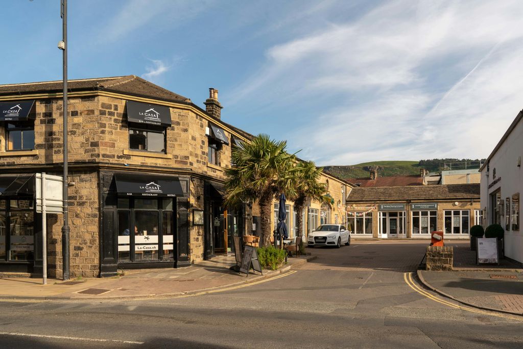 Property photo 1 of 6 Crescentg1.Jpg