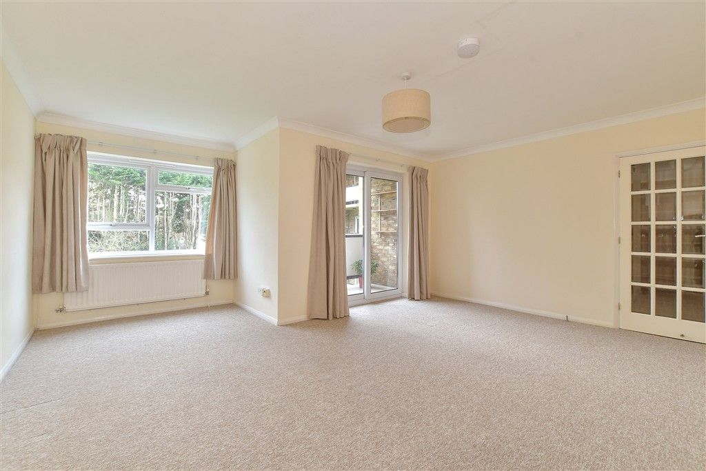 Property photo 3 of 9 Lounge/Diner