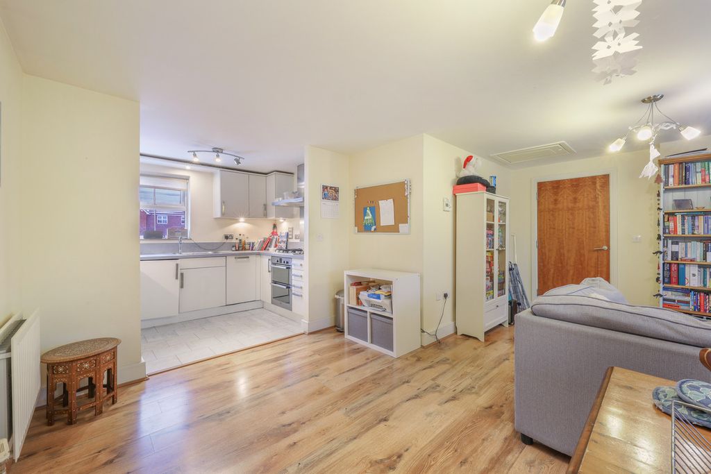 Property photo 3 of 7