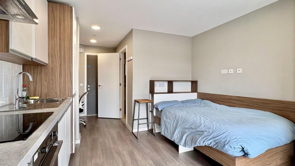Property photo 1 of 29 Bedroom