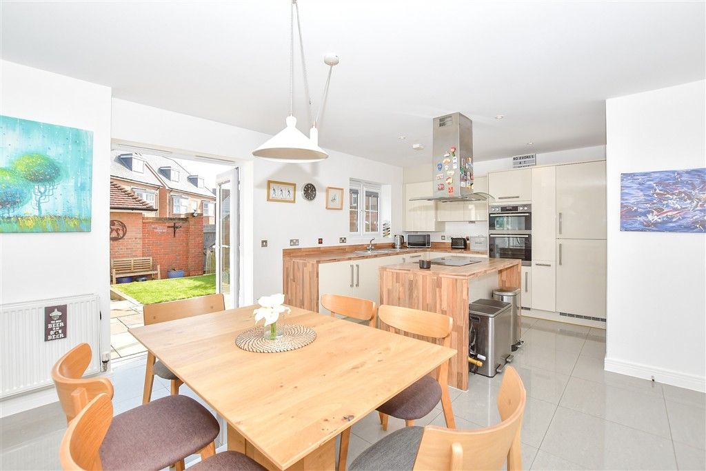 Property photo 3 of 22 Family Room/Kitchen