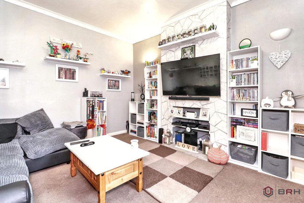 Property photo 2 of 15