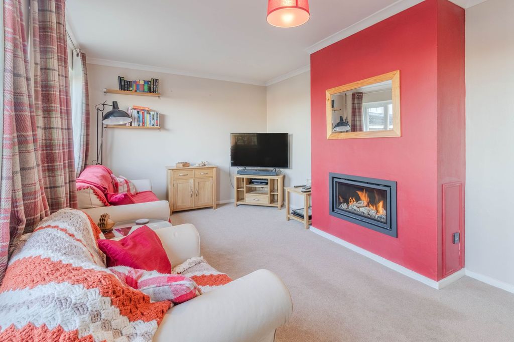 Property photo 2 of 14 Living Room