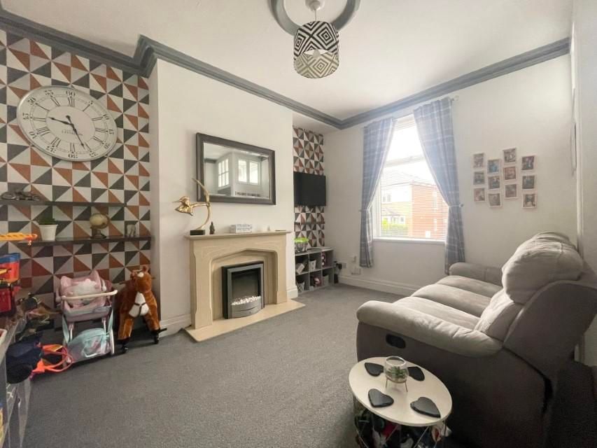 Property photo 2 of 11 2