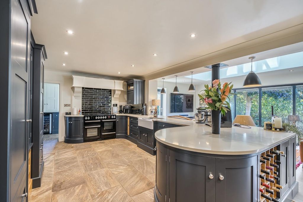 Property photo 1 of 22 Kitchen 2.Jpg