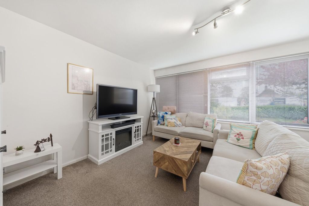 Property photo 3 of 16 Living Room