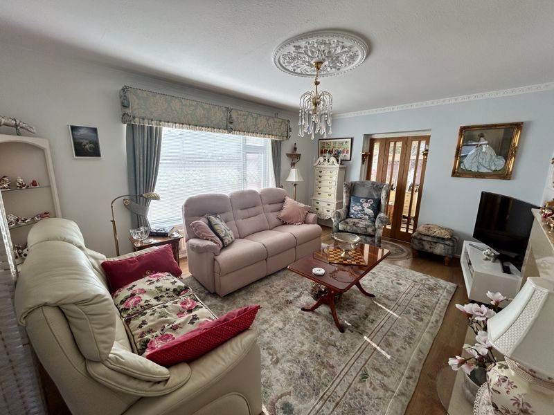 Property photo 2 of 32 Photo 4