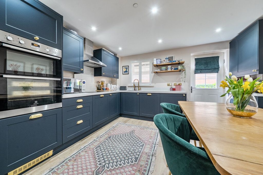 Property photo 1 of 31 Picture No. 13