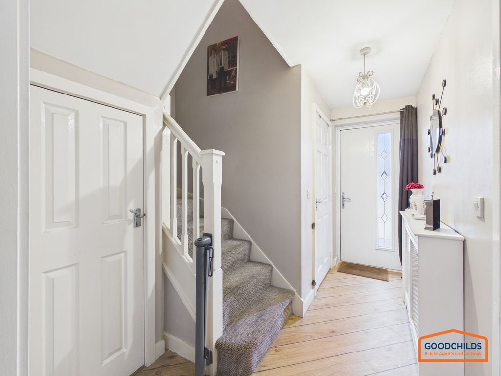 Property photo 2 of 25