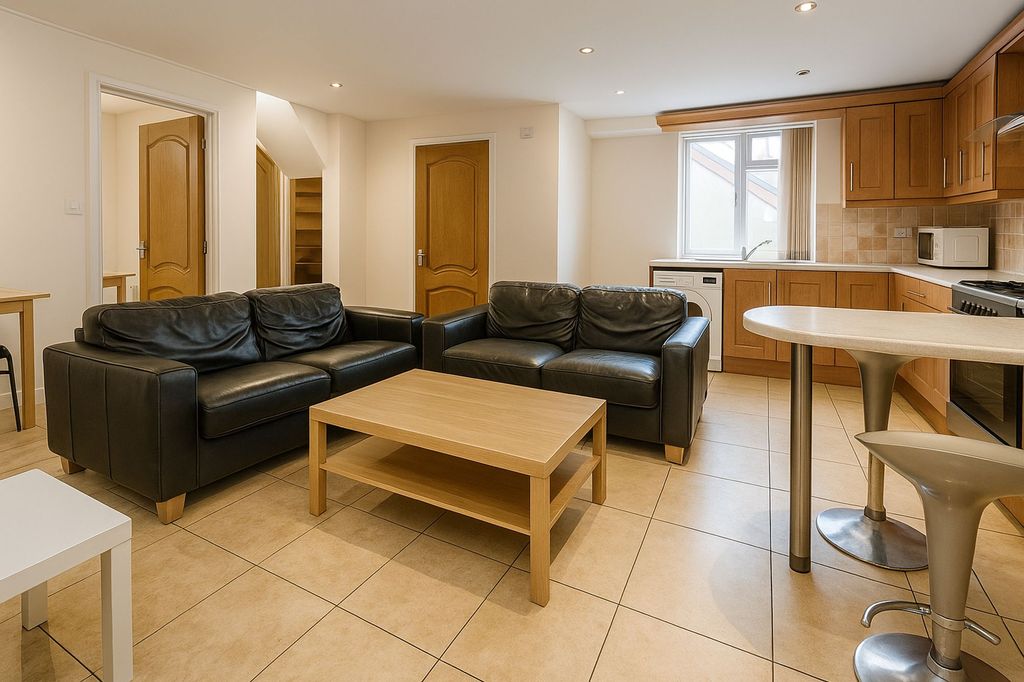 Property photo 3 of 5