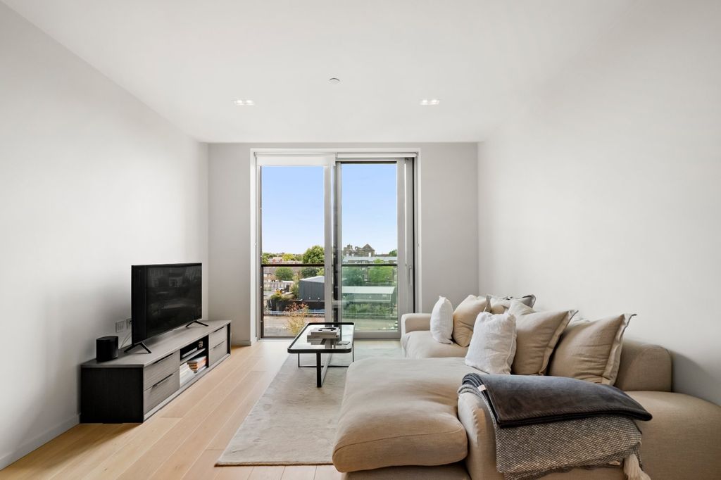 Property photo 1 of 8