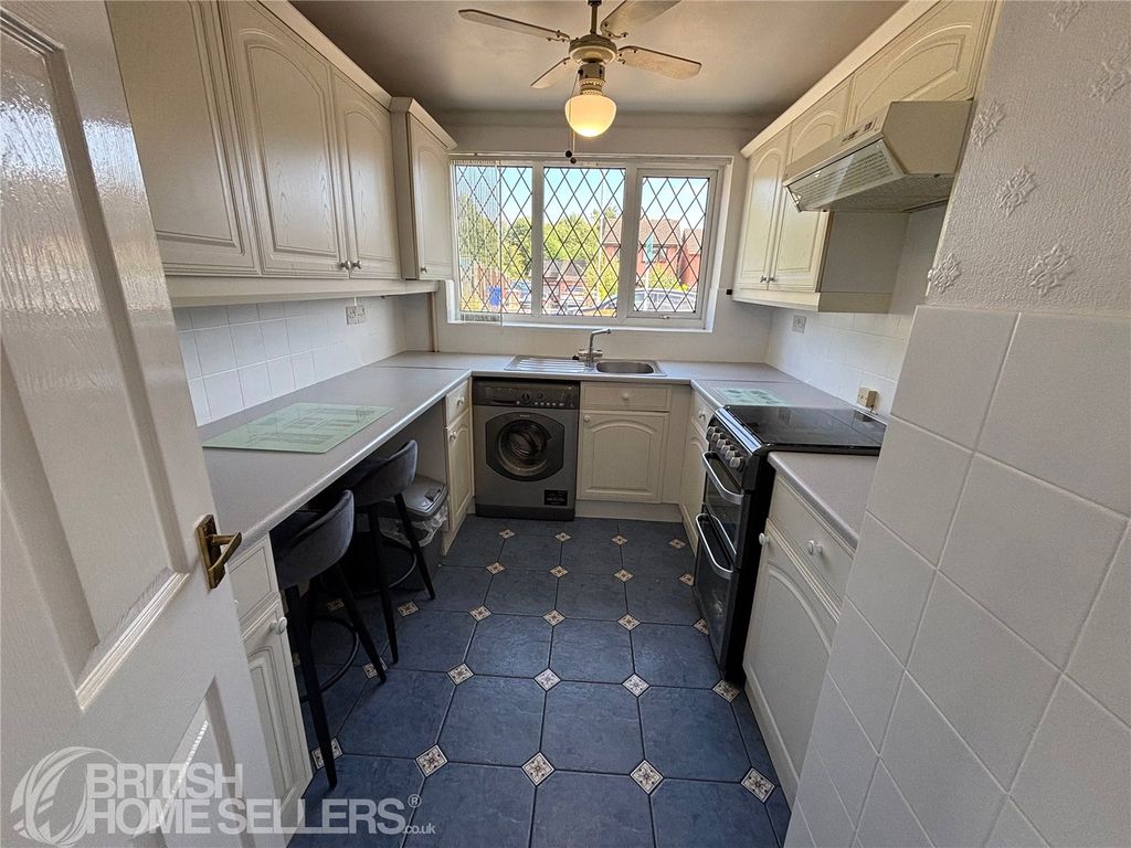 Property photo 3 of 21 Picture No. 06