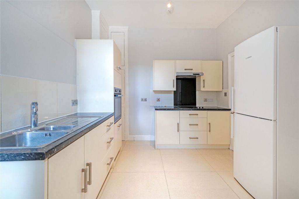 Property photo 2 of 23 Picture No. 29