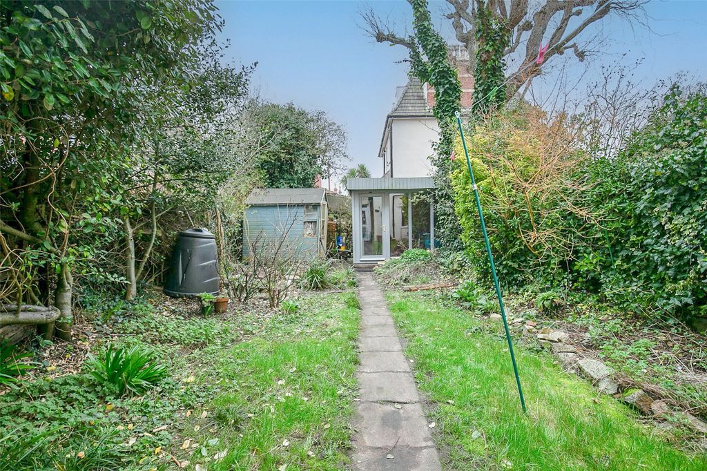 Property photo 2 of 11 Picture No. 35