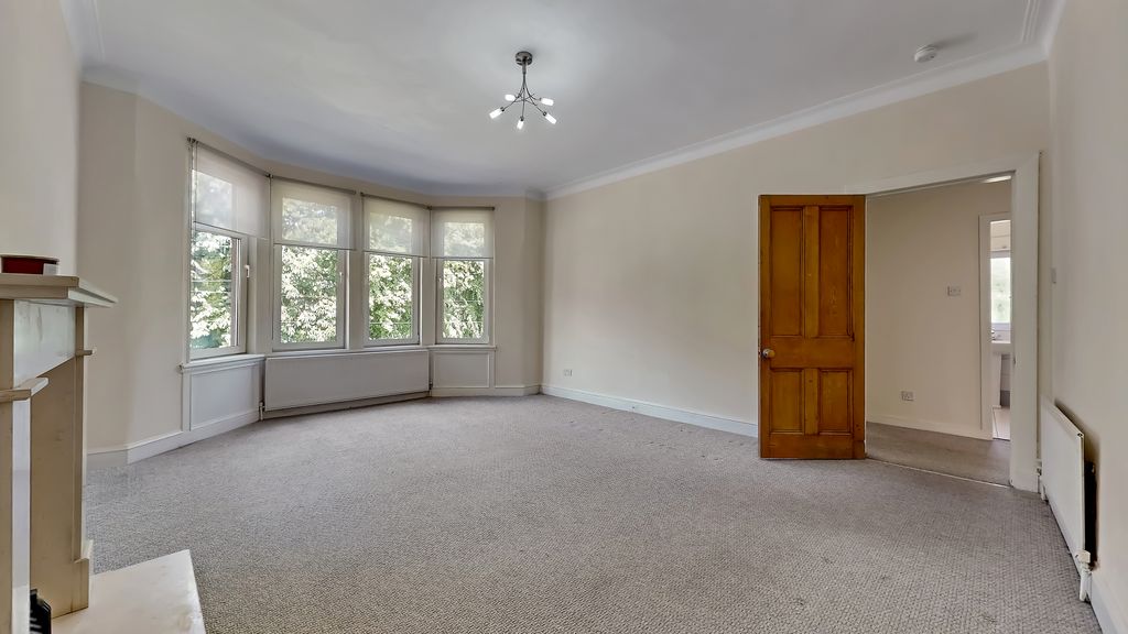 Property photo 3 of 28 20-Print-11 Fleurs Avenue_27