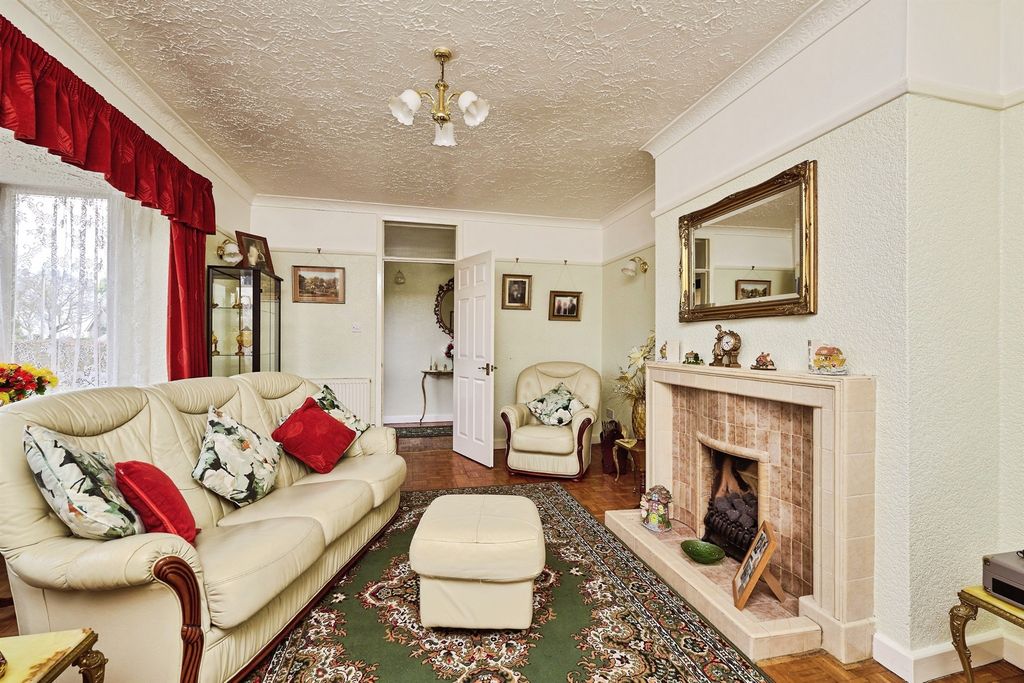 Property photo 3 of 20