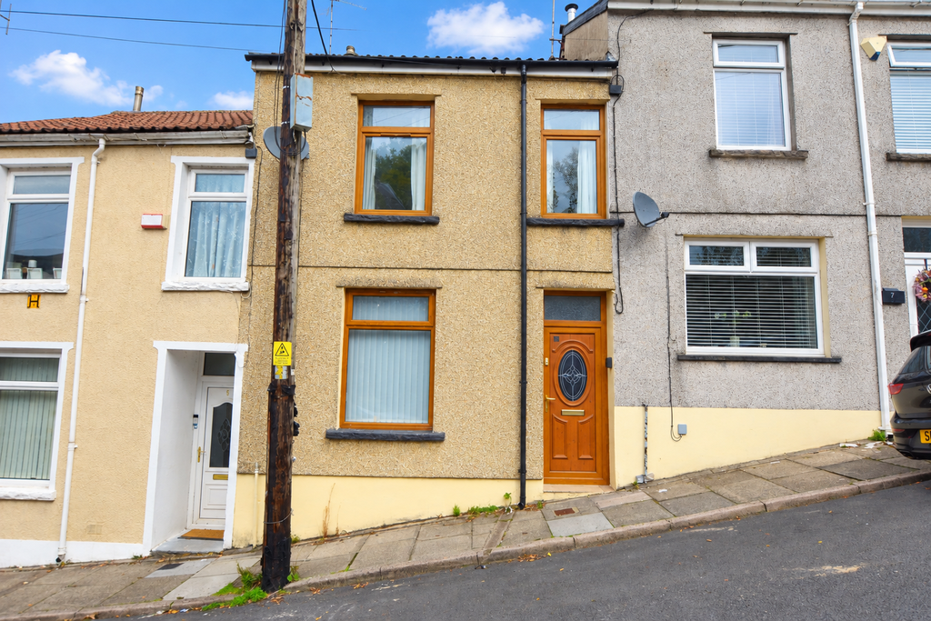 Property photo 1 of 11