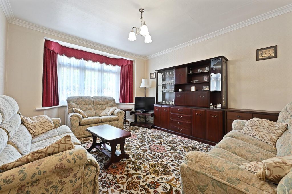 Property photo 2 of 9
