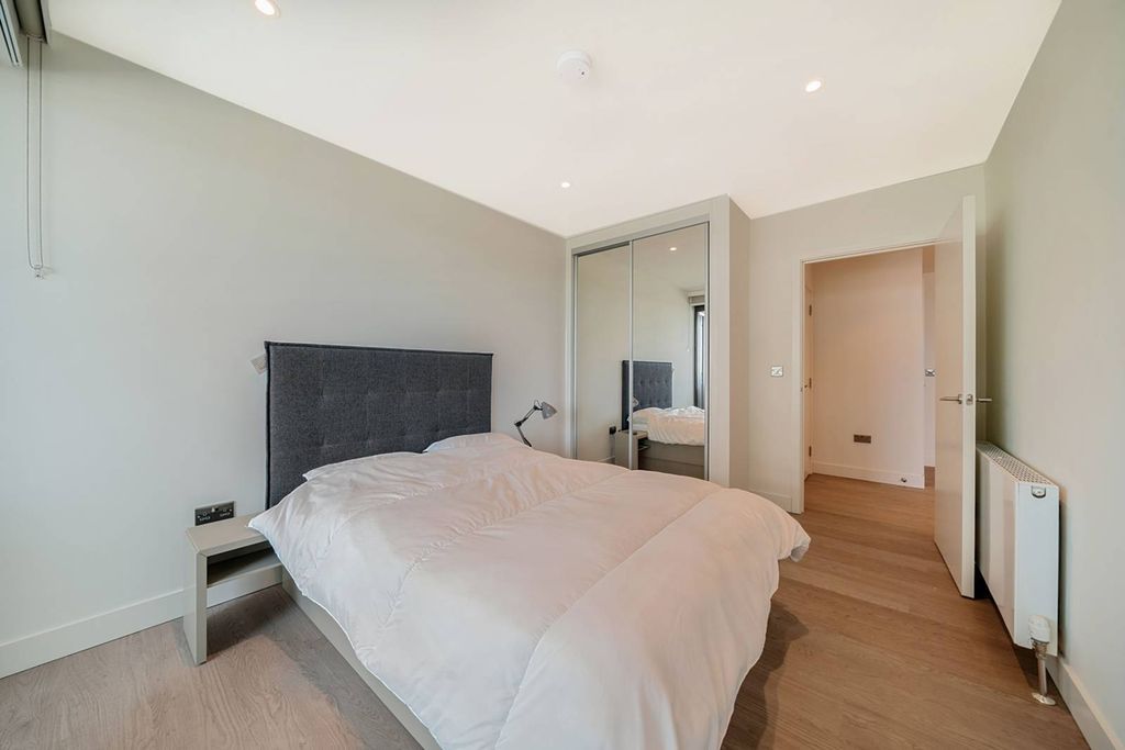 Property photo 2 of 26