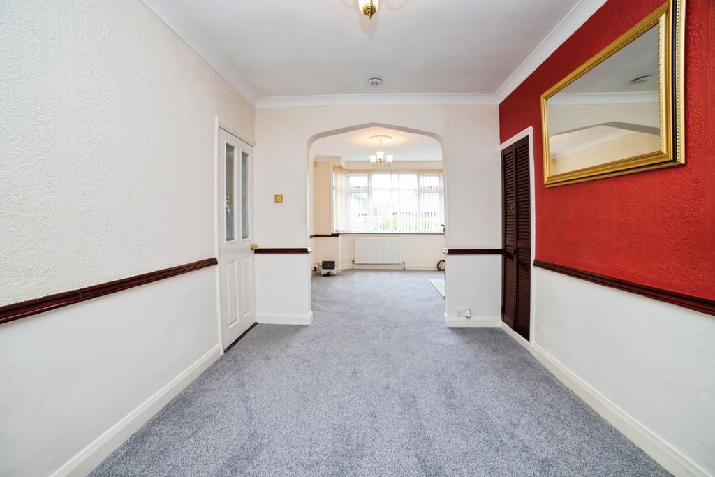 Property photo 2 of 17 Photo