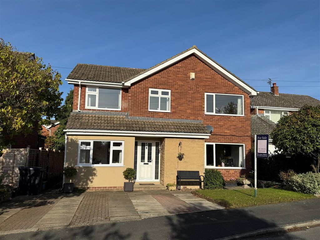 Property photo 1 of 18 External